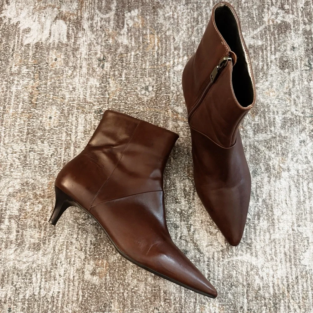 Talbots Kait Brown Mahogany Leather Kitten heel Boots Size 8.5 - Picture 2 of 5